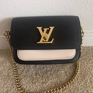 Louis Vuitton LOCKME TENDER